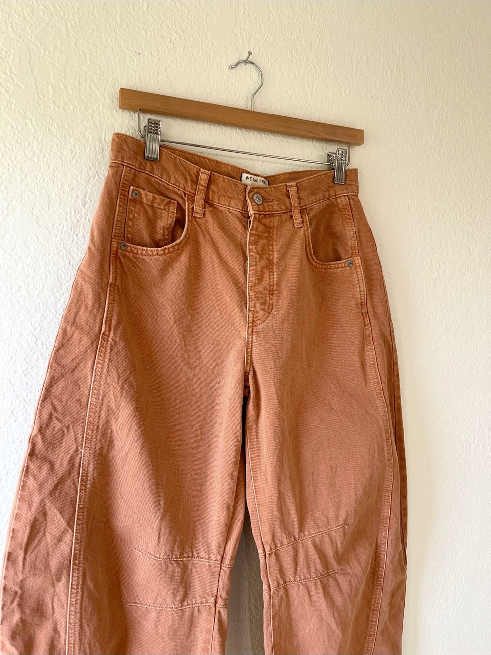 We The Free good luck mid rise barrel jeans / ginger root colorway / size 25 - Picture 4 of 8